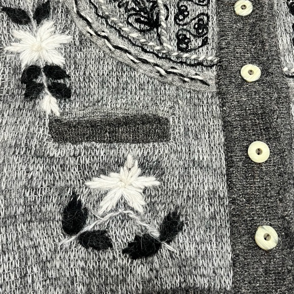 Vintage Wool Knit Cardigan Gray Embroidered Women's Jacket XL - Picture 6 of 6